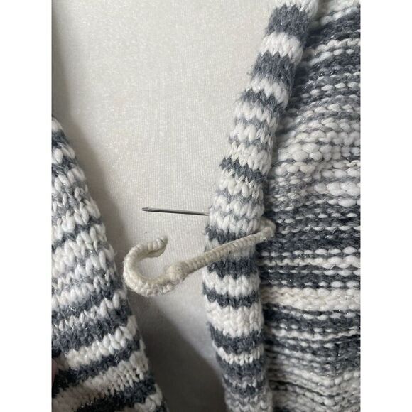 J. Jill Size L Cardigan Sweater Knit Cotton Blend Gray White Safty pin Brouch - Picture 4 of 11